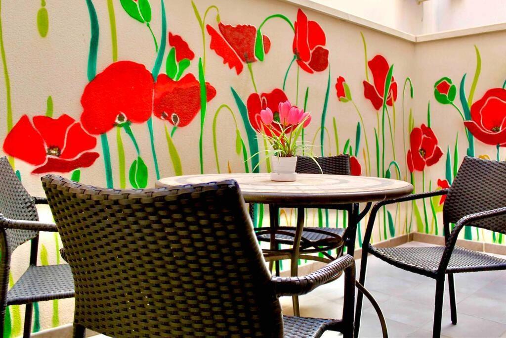 Ferienwohnung Downtown Jinetes Deluxe With Pool & Free Parking Málaga Exterior foto