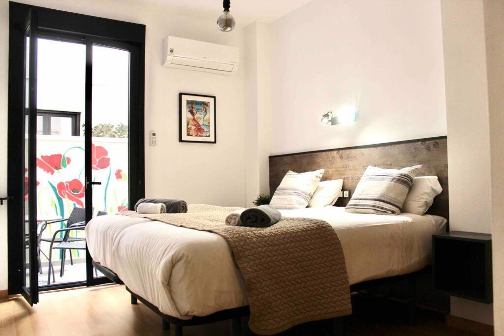 Ferienwohnung Downtown Jinetes Deluxe With Pool & Free Parking Málaga Exterior foto