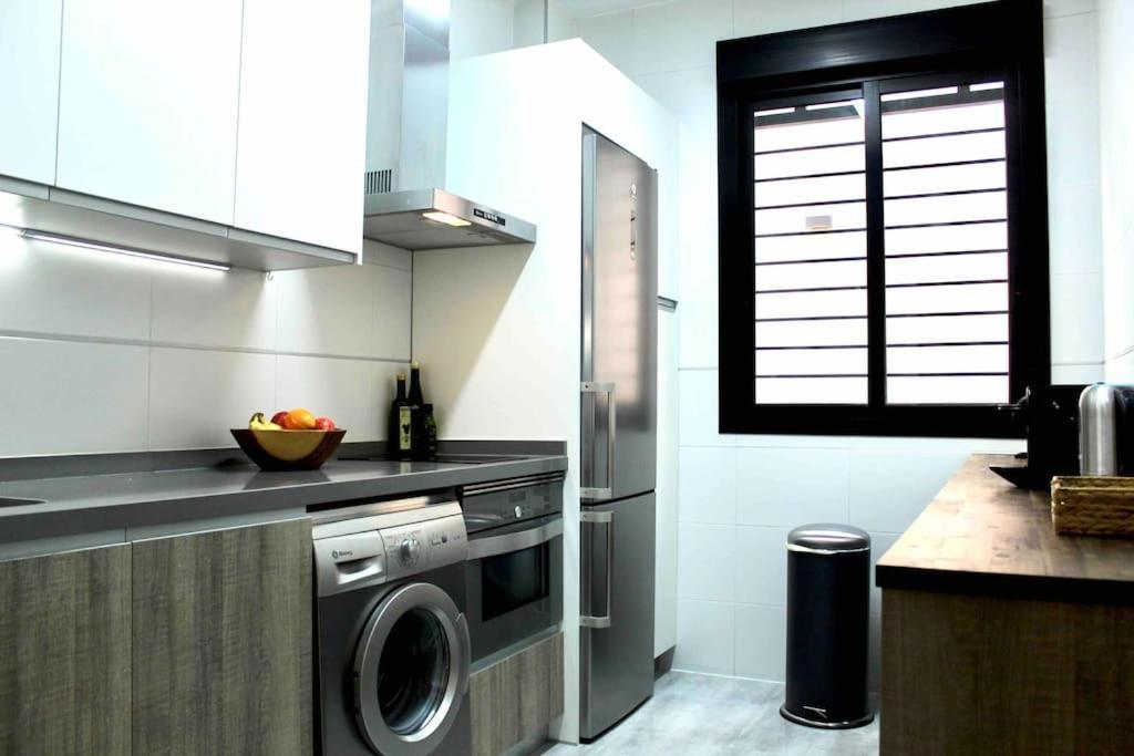 Ferienwohnung Downtown Jinetes Deluxe With Pool & Free Parking Málaga Exterior foto
